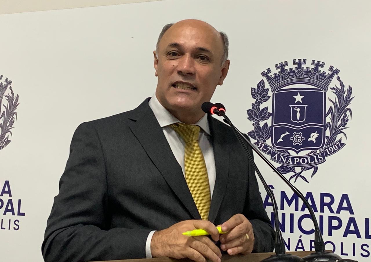 Jakson Charles apresenta indicação sugerindo distribuição gratuita de máscaras de tecido