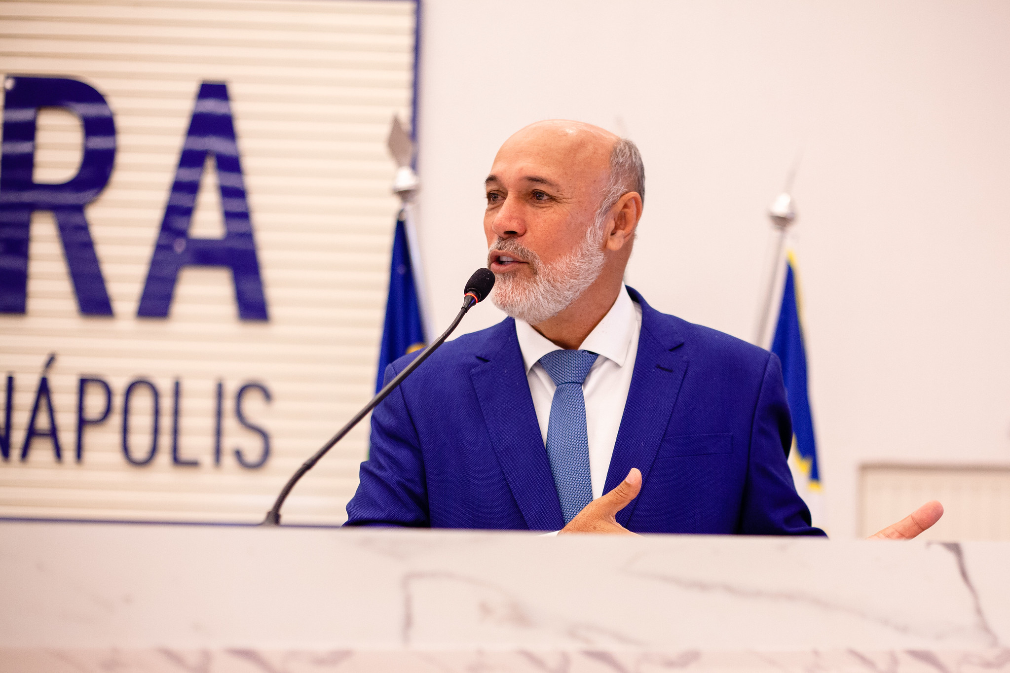 Jakson Charles destaca investimentos do governo estadual em saneamento básico, educação e no Daia