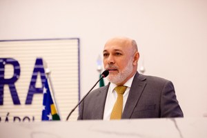 Jakson Charles informa que prefeitura já tem projeto e recursos para conter erosão no Bairro JK