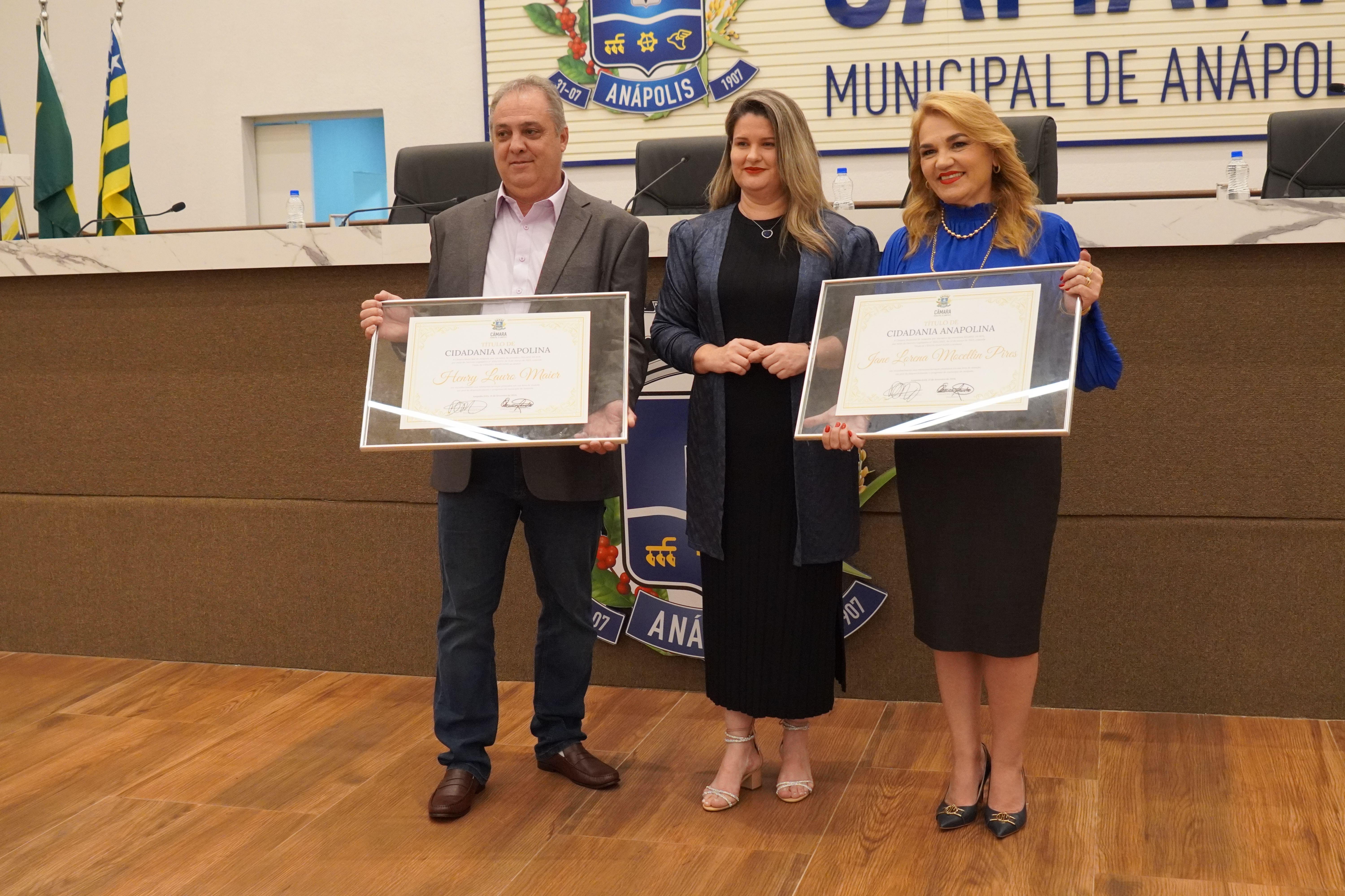 Jane Moccelin e Henry Maier se tornam cidadãos anapolinos