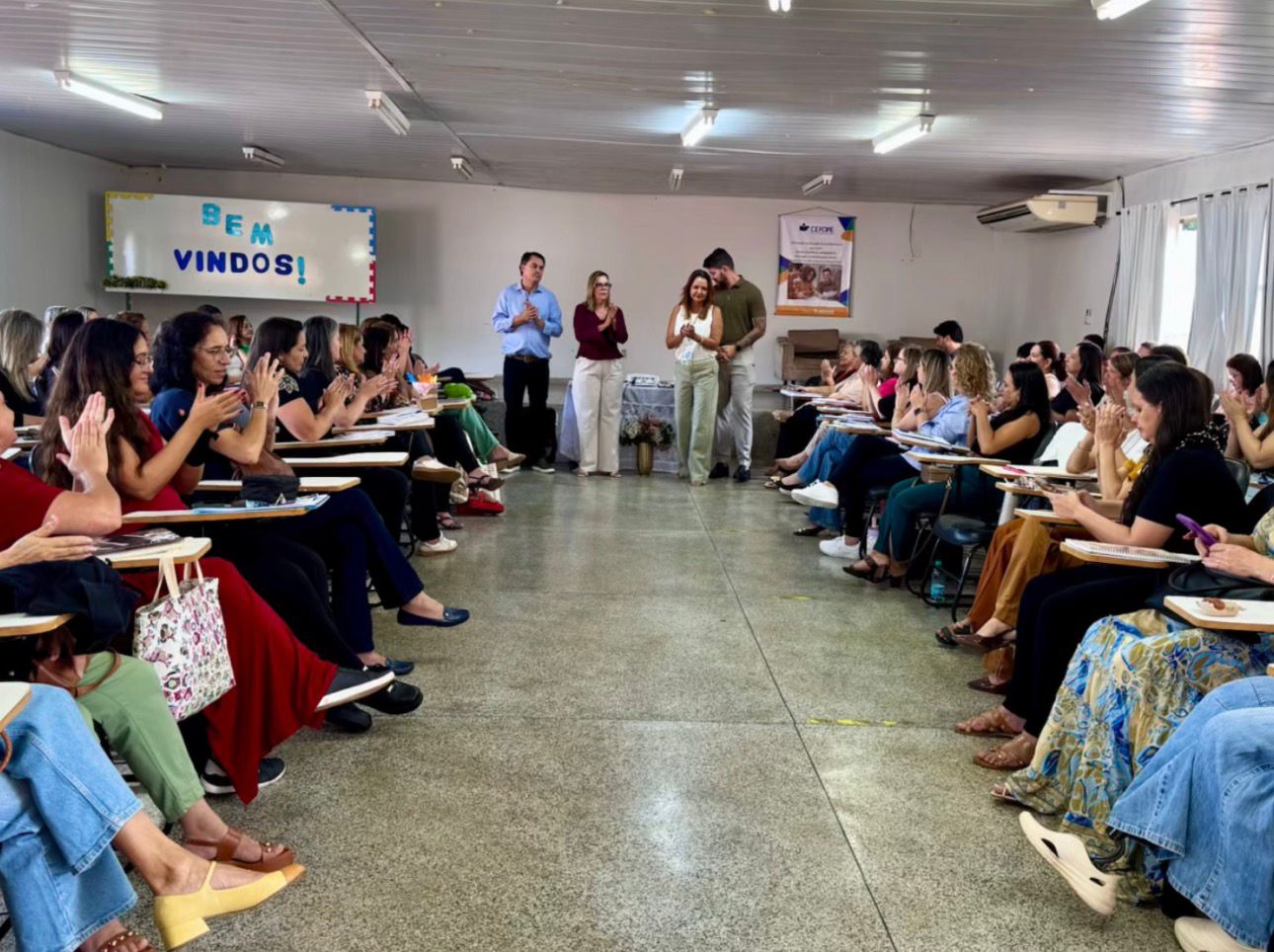 Jean Carlos acompanha curso de formação e destaca importância dos professores de Atendimento Educacional Especializado (AEE)