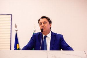 Jean Carlos agradece prefeito e colegas pelo apoio durante sua passagem pela liderança do governo