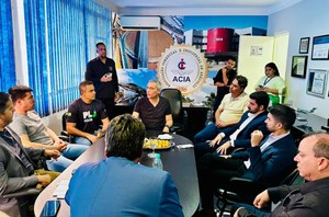 Jean Carlos e Policial Federal Suender recebem deputado federal Gustavo Gayer em agenda com empresários e lideranças do PL em Anápolis