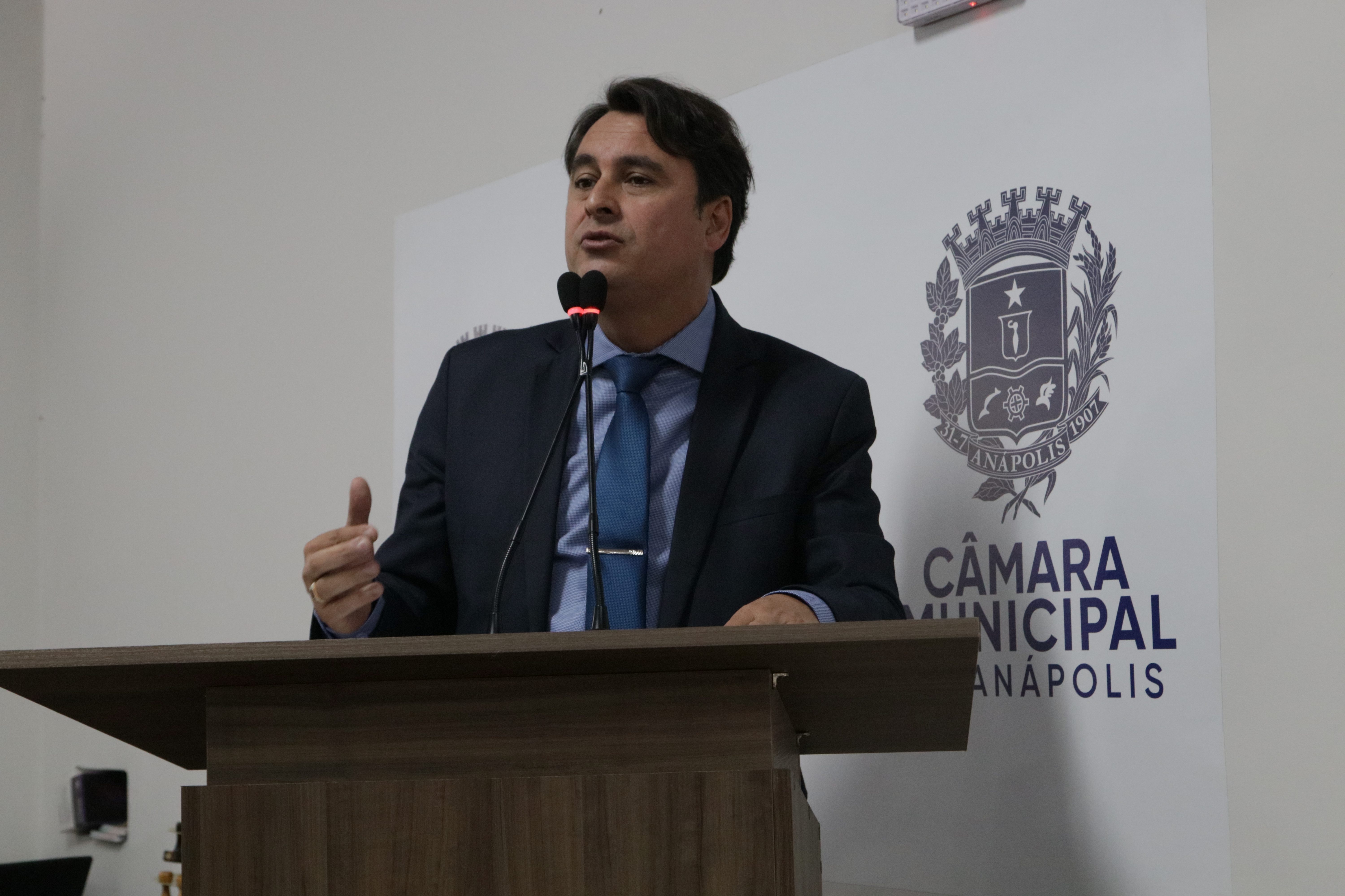 Jean Carlos pede aumento do prazo para regularização de imóveis em Anápolis