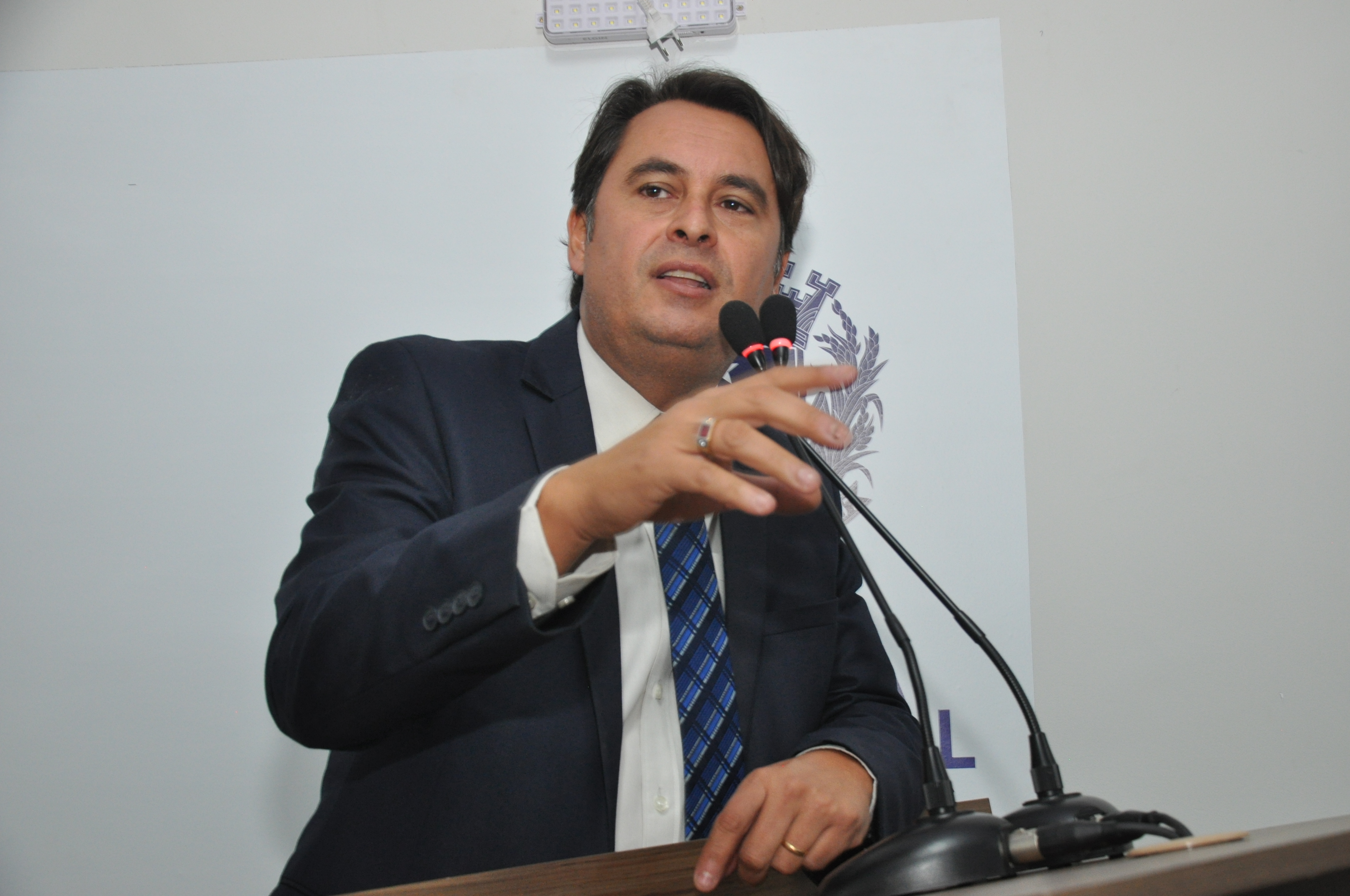  Jean Carlos pede projeto de lei visando melhorias para fiscais de Edificações e de Posturas