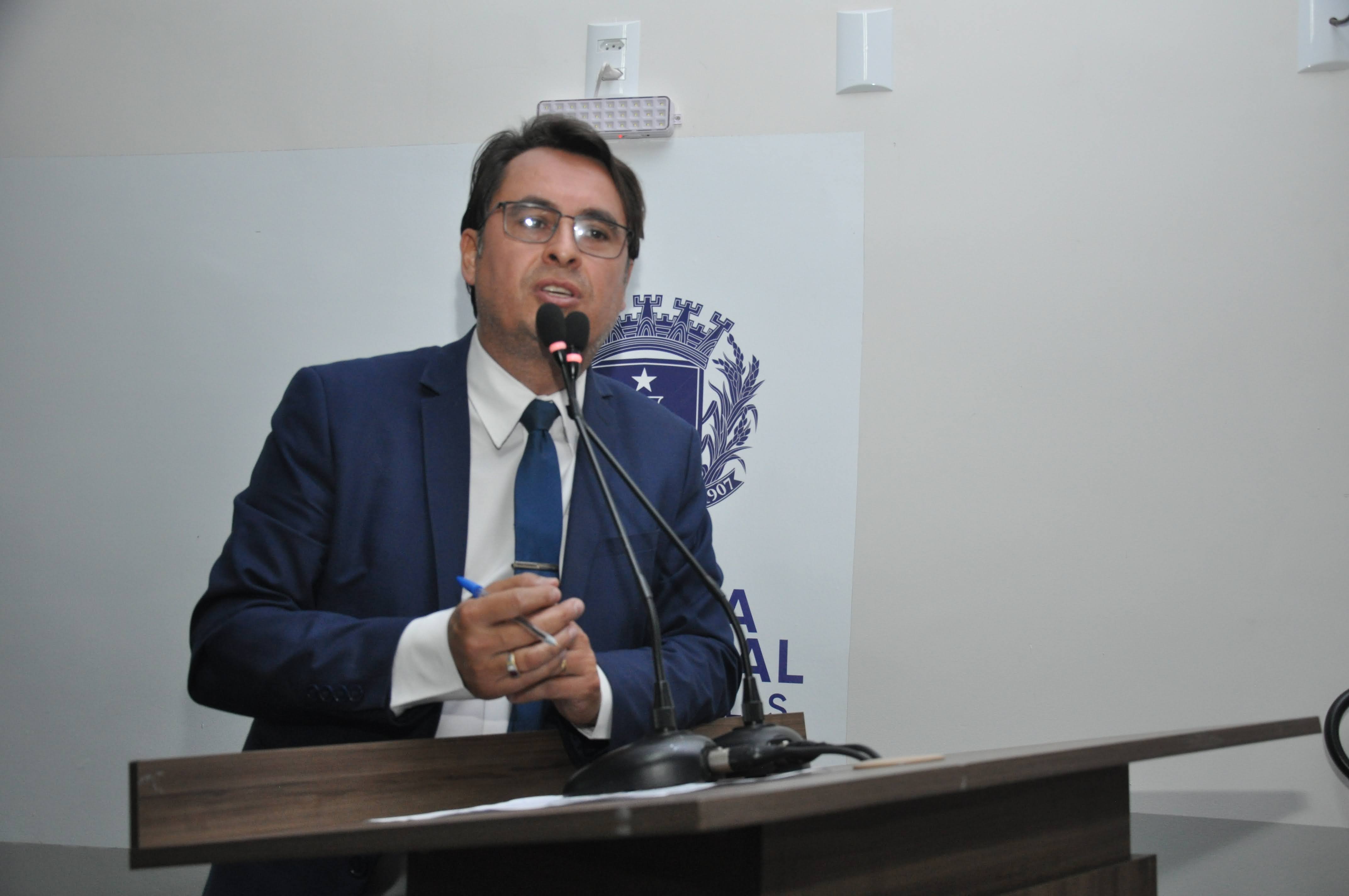 Jean Carlos pede que município priorize atendimento de idosos com sintomas da covid-19