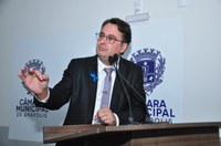 Jean Carlos pede solução definitiva para problema de inundações em vias estratégicas da cidade