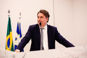 Jean Carlos reforça atuação da prefeitura na distribuição de cestas básicas a famílias carentes