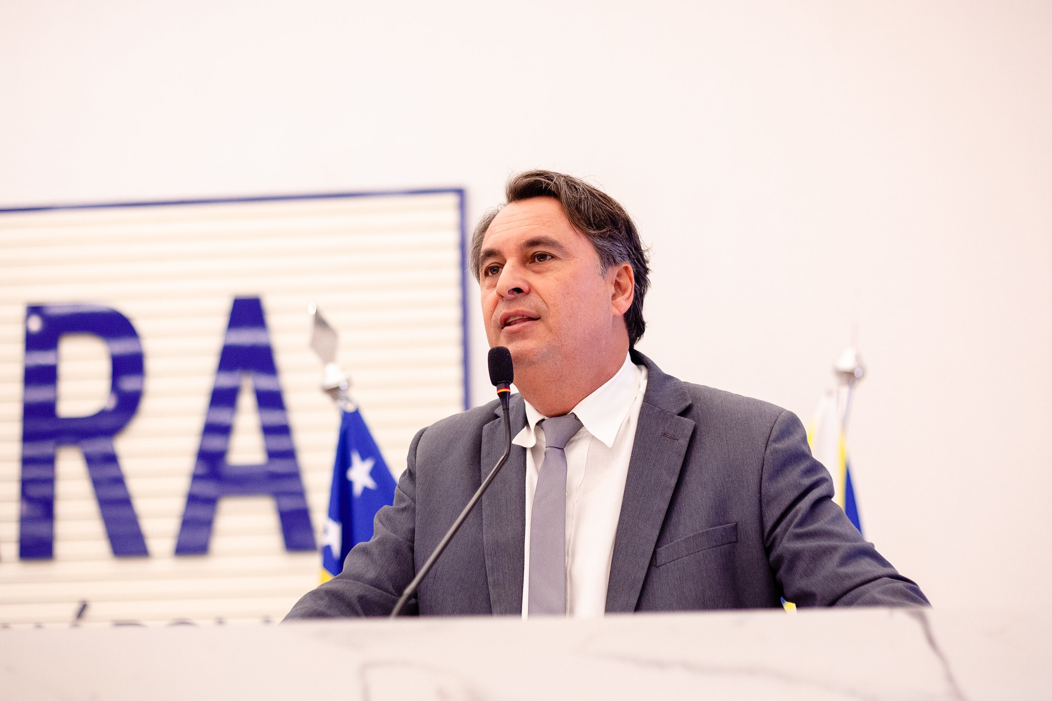 Jean Carlos renova atuação para garantir reformas na Escola Municipal José Lourenço Dias