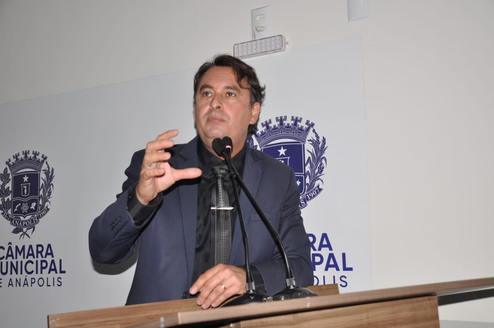 Jean Carlos soma esforços na luta pela isenção do ICMS para o diesel do transporte coletivo de Anápolis