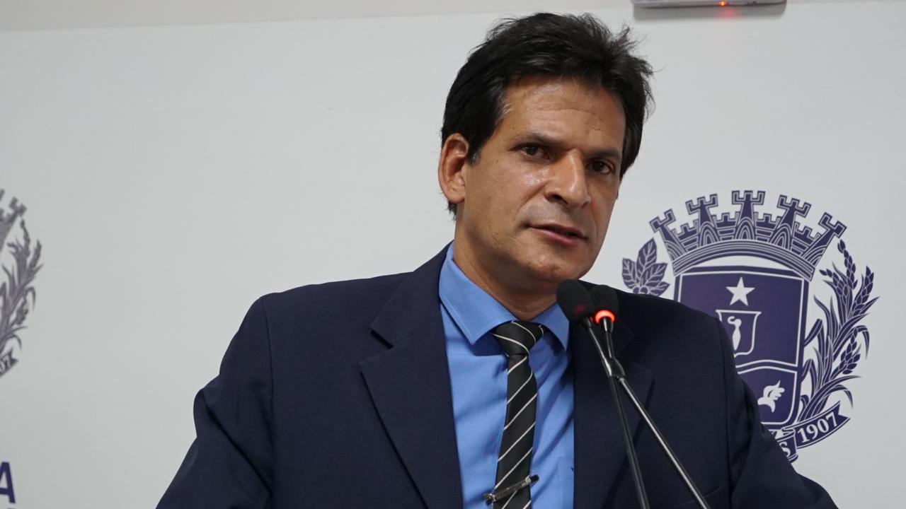 João da Luz cobra Saneago sobre rede de água tratada em setor da Vila Santa Maria de Nazaré