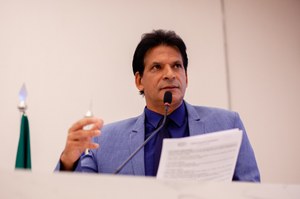 João da Luz comemora limpeza das lagoas do Parque Onofre Quinan e Parque JK 