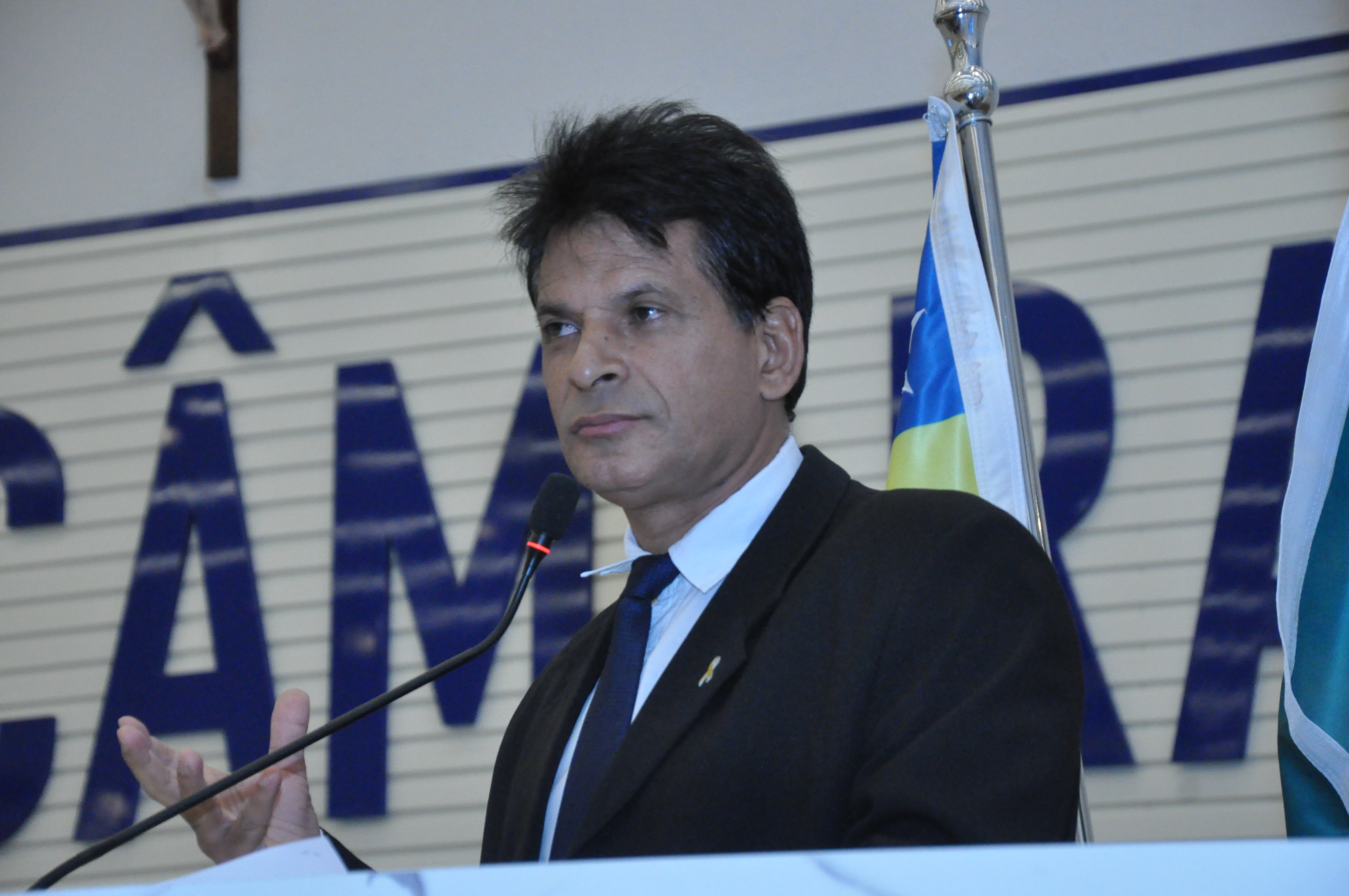 João da Luz critica alinhamento de preços de combustíveis e fala de projeto de ampliação da captação de água em Anápolis