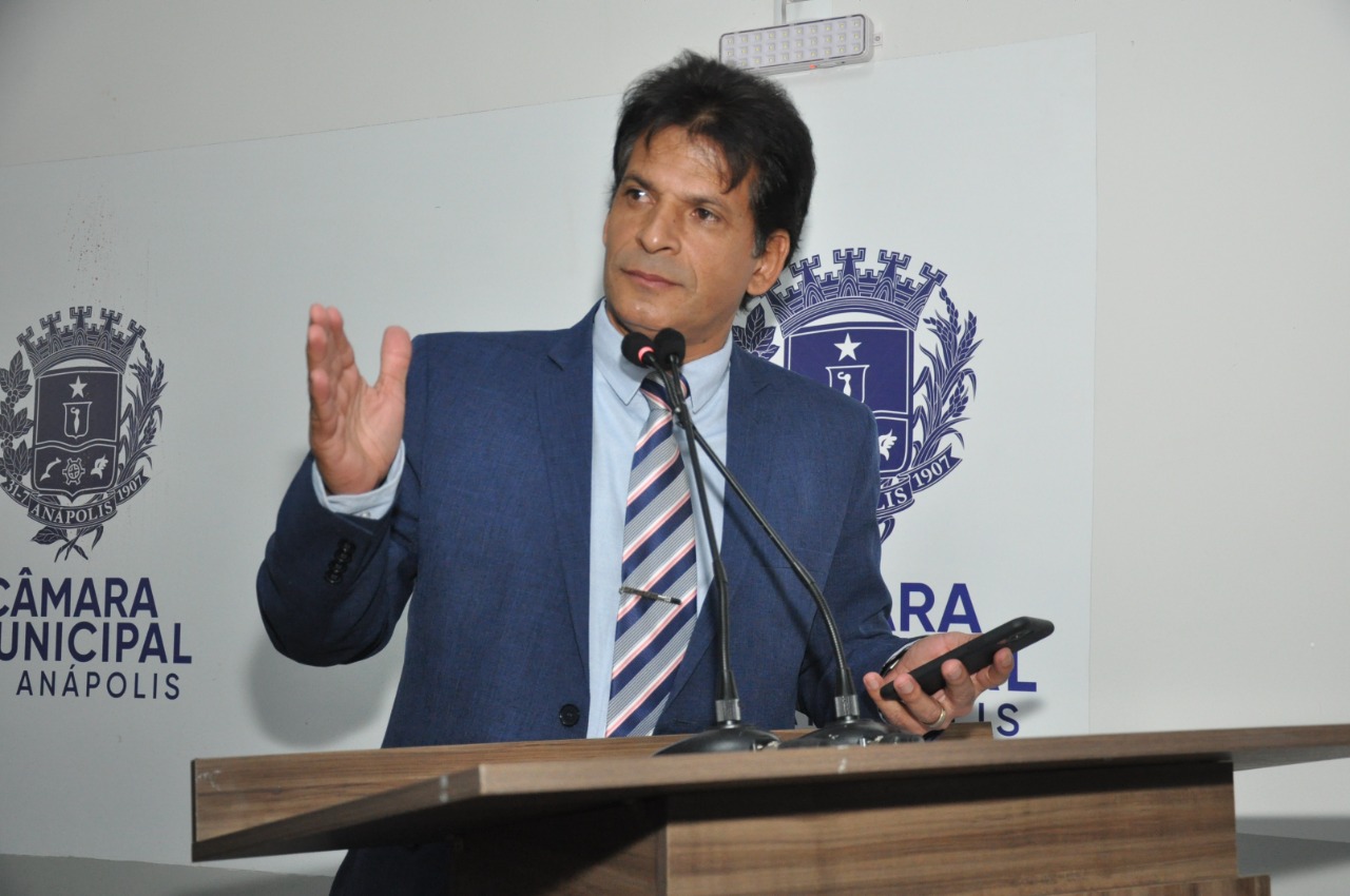 João da Luz critica projeto do governo federal que permite banco tomar casa de pessoa com dívidas 