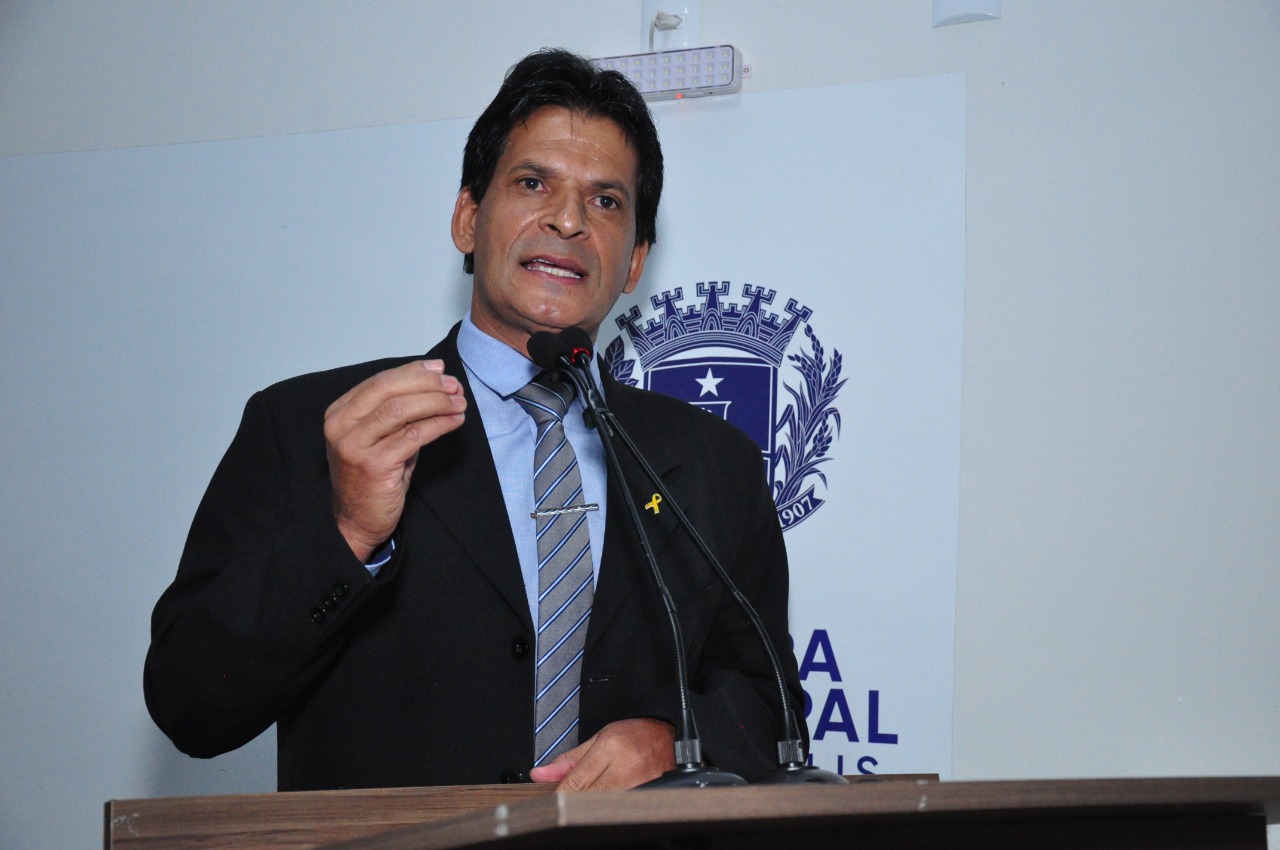 João da Luz destaca requerimento que pede prorrogação de validade de concurso para professores