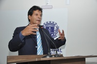 João da Luz diz que é a favor do piso dos professores, mas frisa equilíbrio financeiro do município