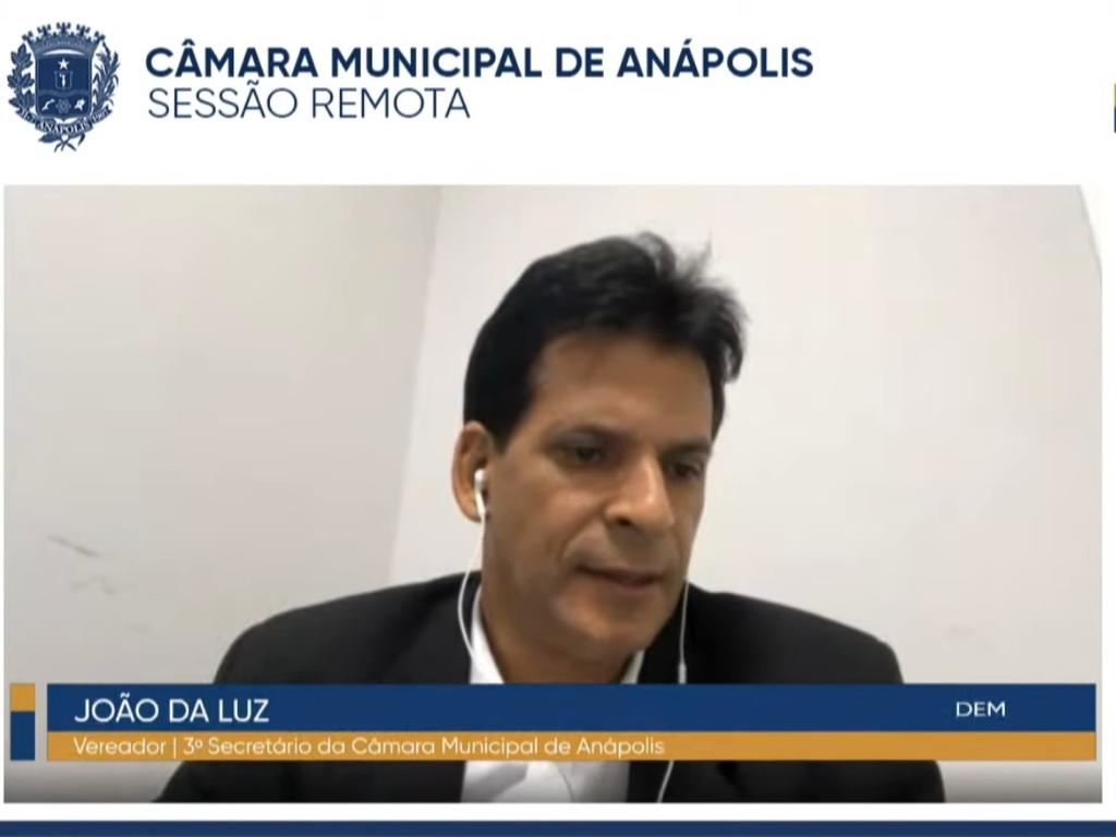 João da Luz explica projeto que autoriza motoristas de aplicativos e delivery estacionarem em vagas especiais