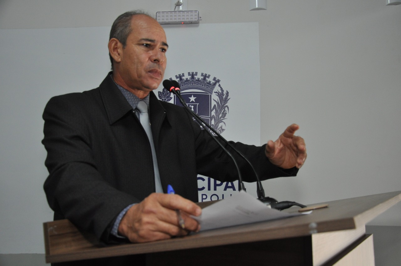 João Feitosa cumprimenta coordenador da Vigilância Sanitária "pelo bom trabalho em Anápolis"