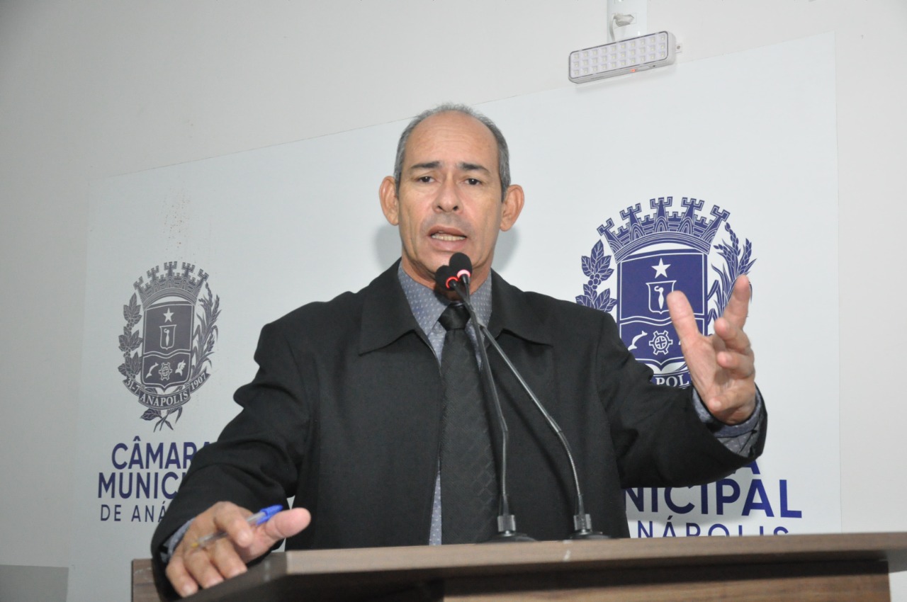 João Feitosa disse que foi efetivada poda de pinheiros na região do Village Cardoso