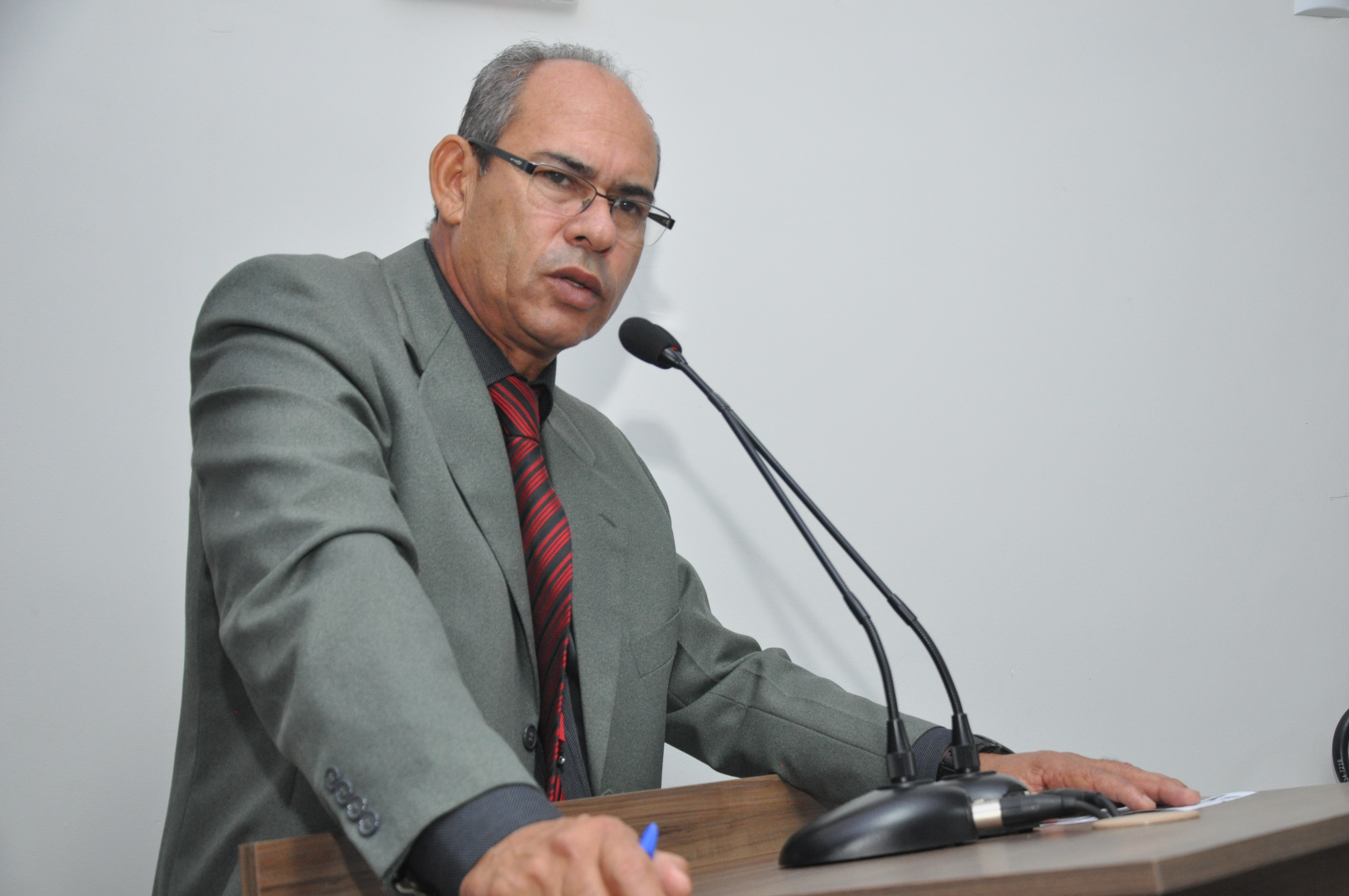 João Feitosa elogia prefeito pelo sucesso do Arraiana, que arrecadou 81 toneladas de alimentos