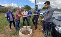 João Feitosa participa da abertura do registro que libera água tratada ao Jardim Luzitano