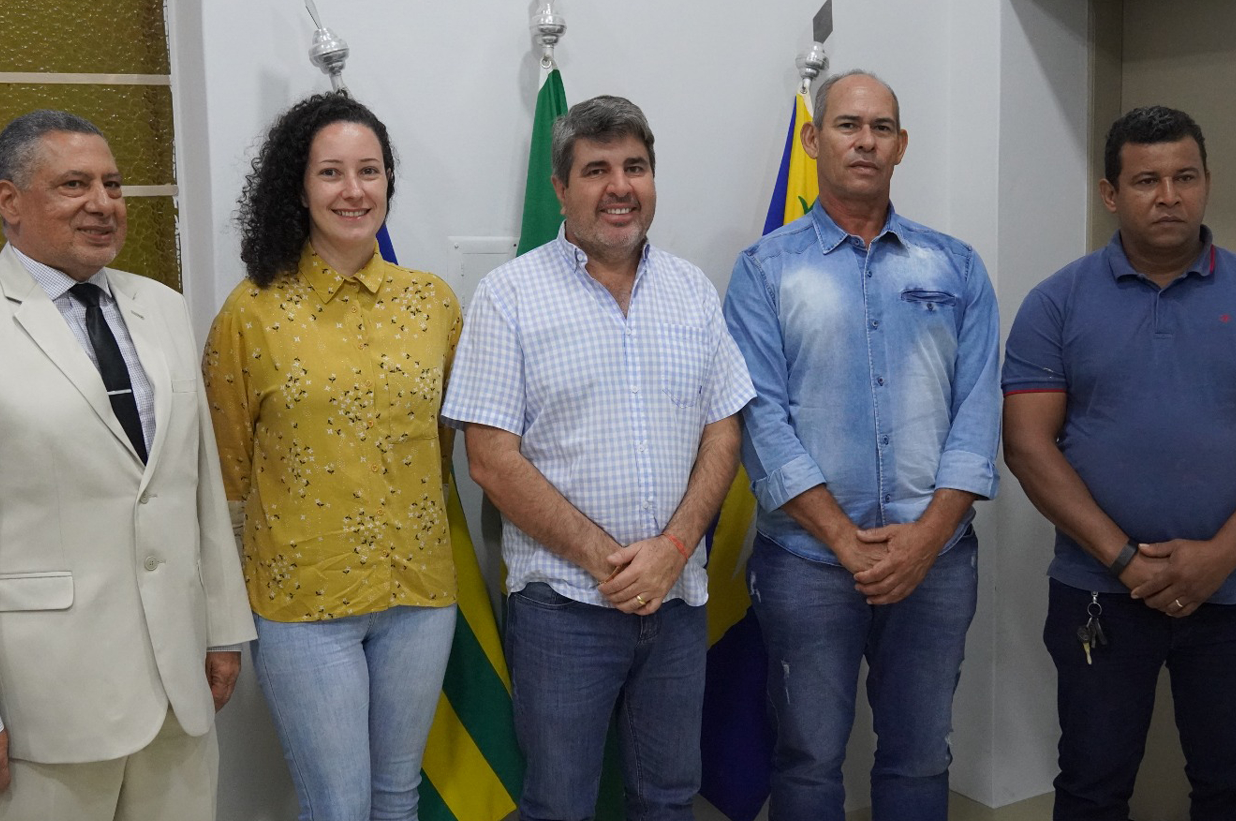 João Feitosa pede apoio do prefeito de Silvânia para levar energia elétrica ao Jardim Flor de Anápolis