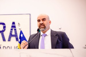 José Fernandes aponta avanços na saúde e critica foco em casos pontuais