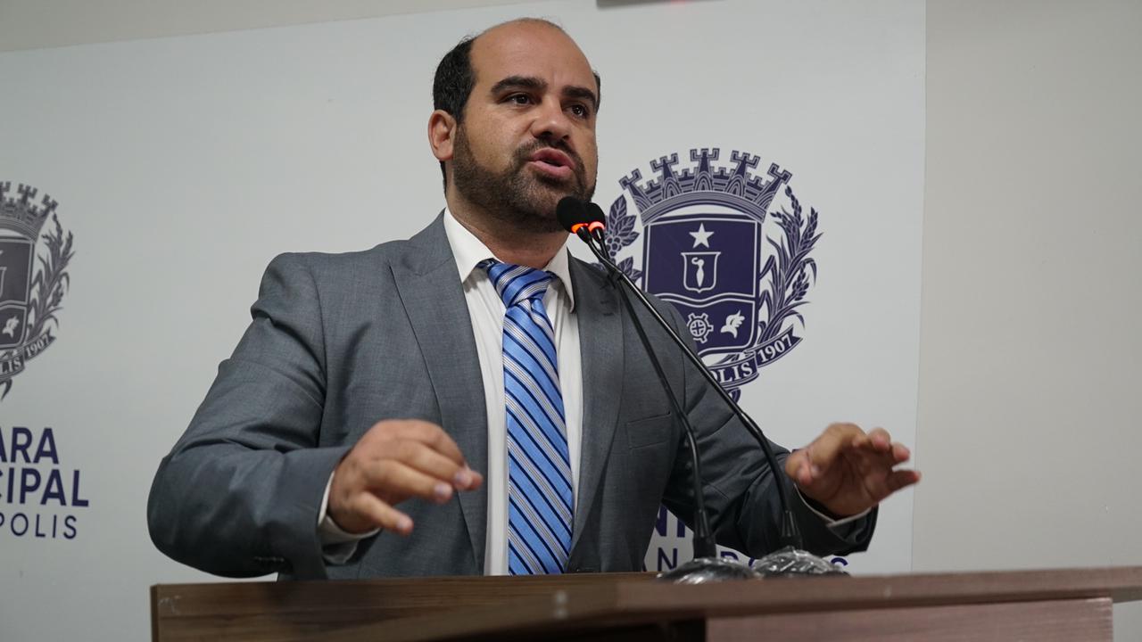 José Fernandes pede inclusão de todos profissionais da saúde no calendário de vacinação da Covid