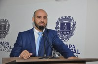 José Fernandes relembra infância pobre e diz querer colaborar com projeto de doação de lotes
