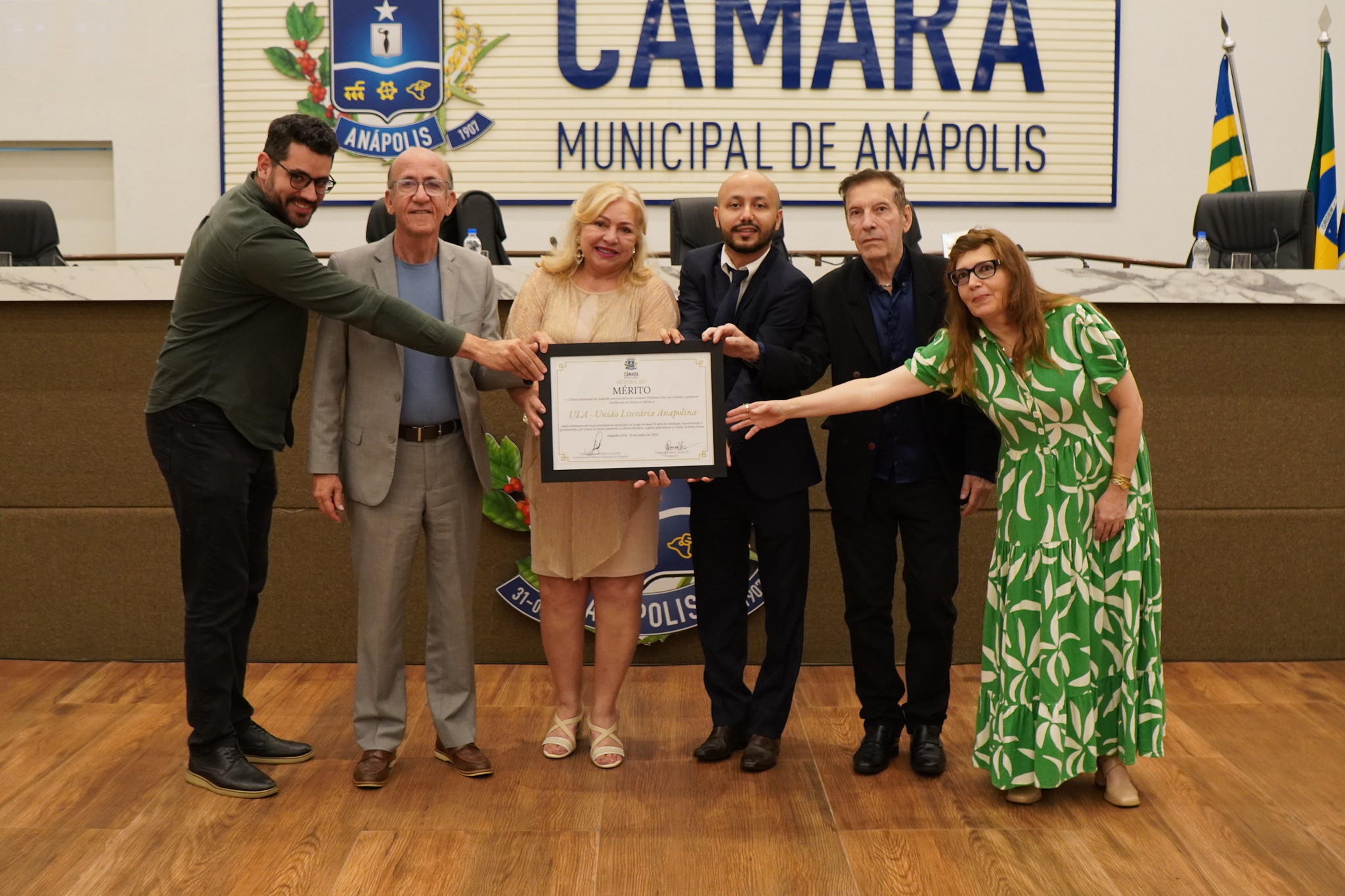 Jubileu de Prata da União Literária Anapolina (ULA) e cantor e escritor Roberto Brenner recebem homenagem da Câmara Municipal de Anápolis