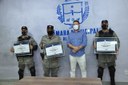 Leandro Ribeiro presta homenagem a policiais militares que evitaram um suicídio Leandro Ribeiro presta homenagem a policiais militares que evitaram um suicídio