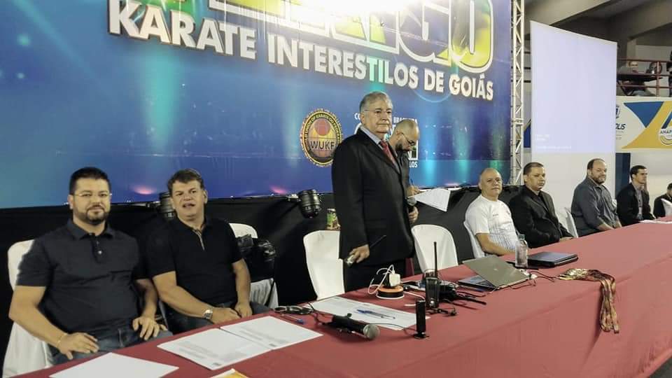 Leandro Ribeiro representa Câmara na abertura do Zonal de Karatê, com atletas de 13 estados