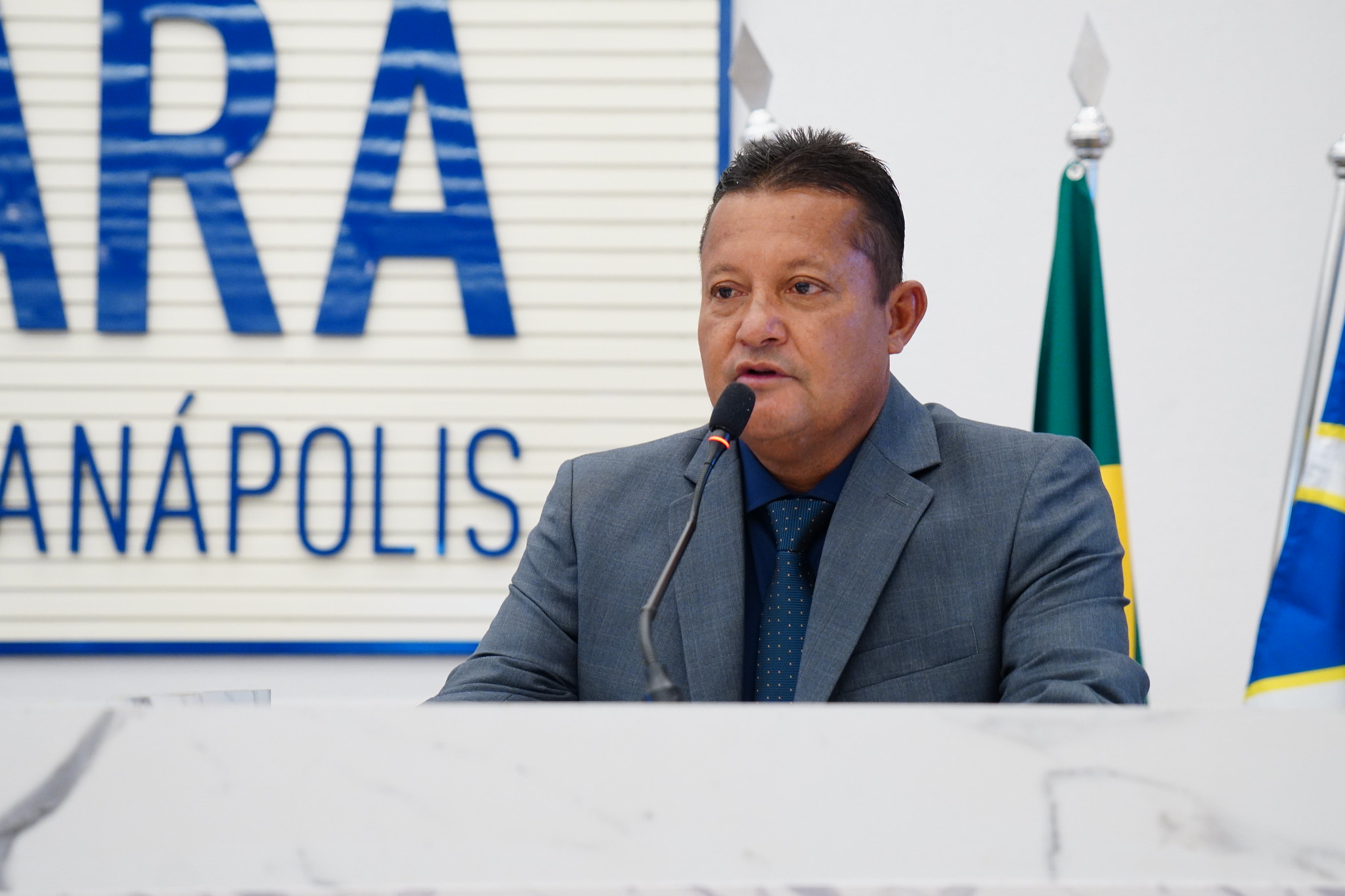 Leitão do Sindicato pede reforma do campo de futebol da Vila Mariana e construção de Restaurante Cidadão no Munir Calixto