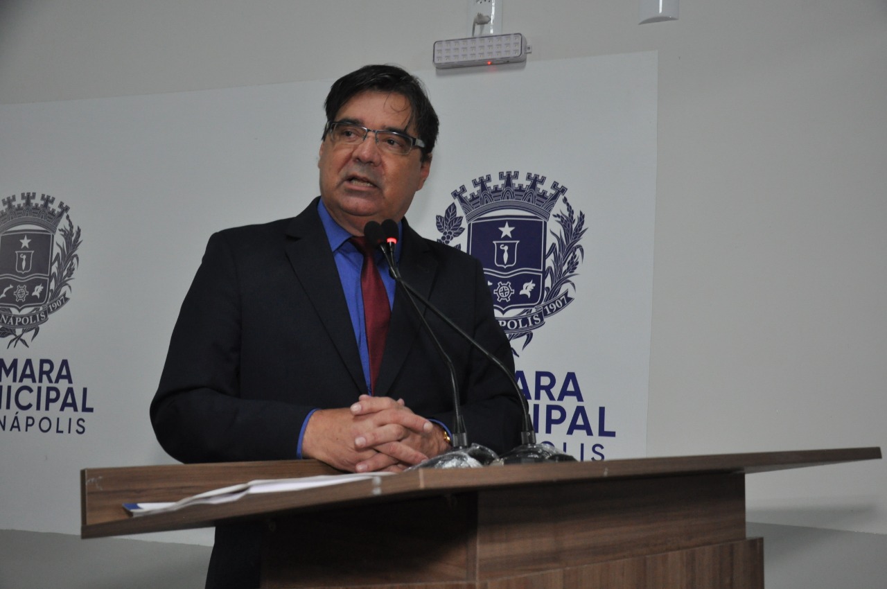 Lisieux Borges cobra retomada de obras de esgoto, pela Saneago, na Vila Nossa Senhora D’Abadia