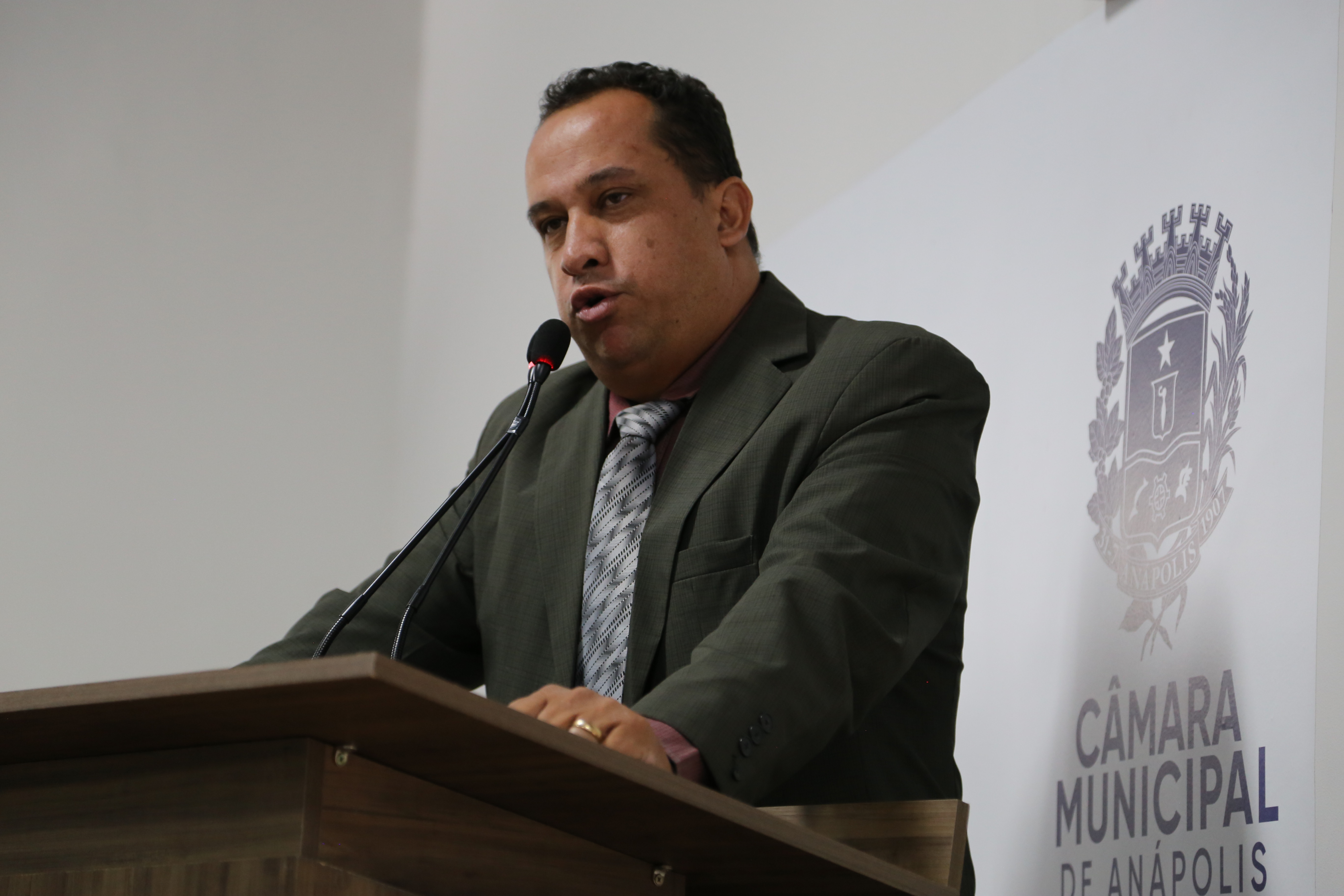 Luzimar Silva diz que Jardim das Laranjeiras tem recebido benefícios do poder público