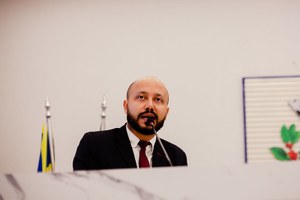 Marcos Carvalho exalta banda Lira de Prata e pede ação por organização de livros do patrimônio histórico