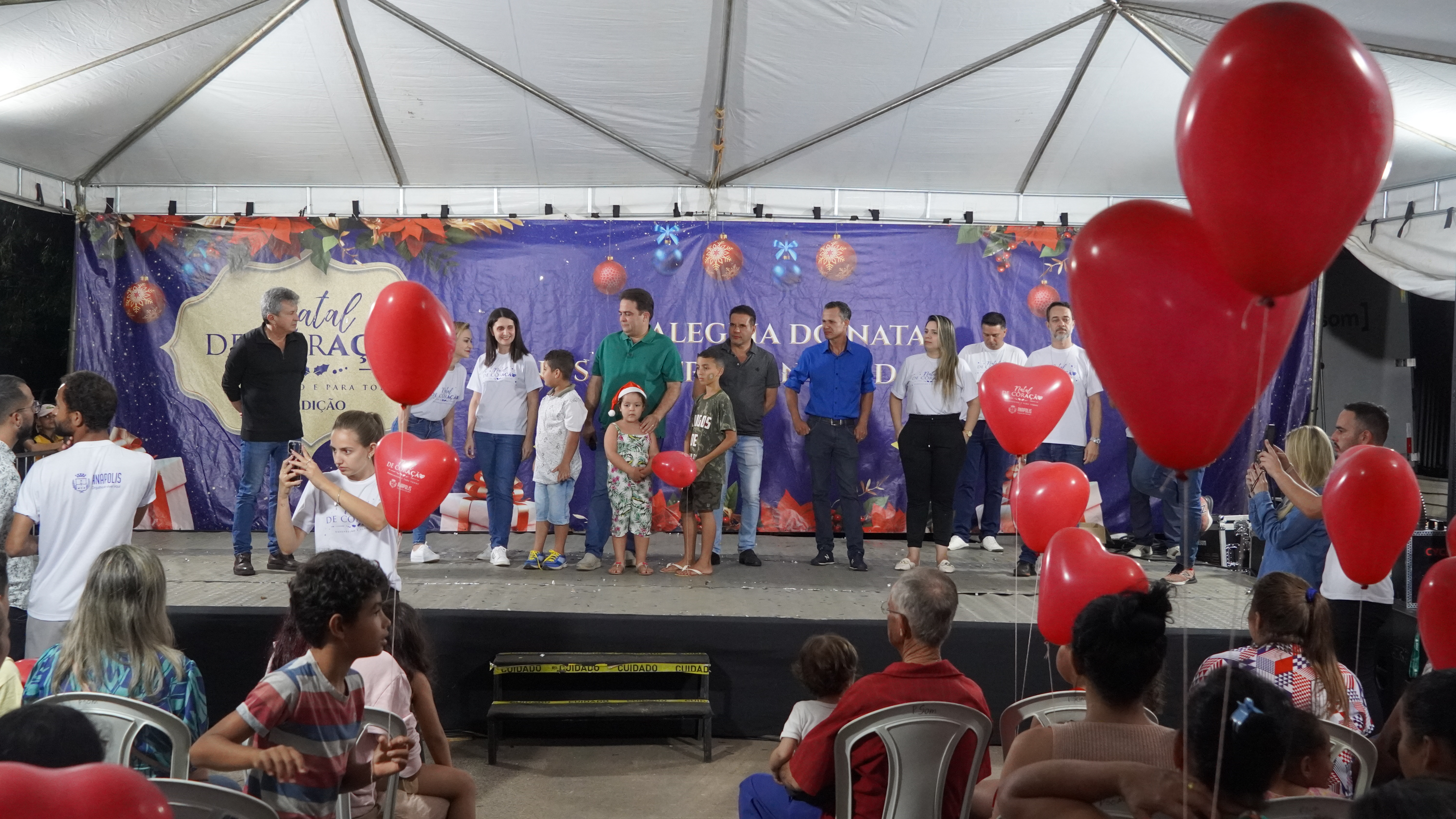Natal de Coração contempla famílias do Adriana Parque