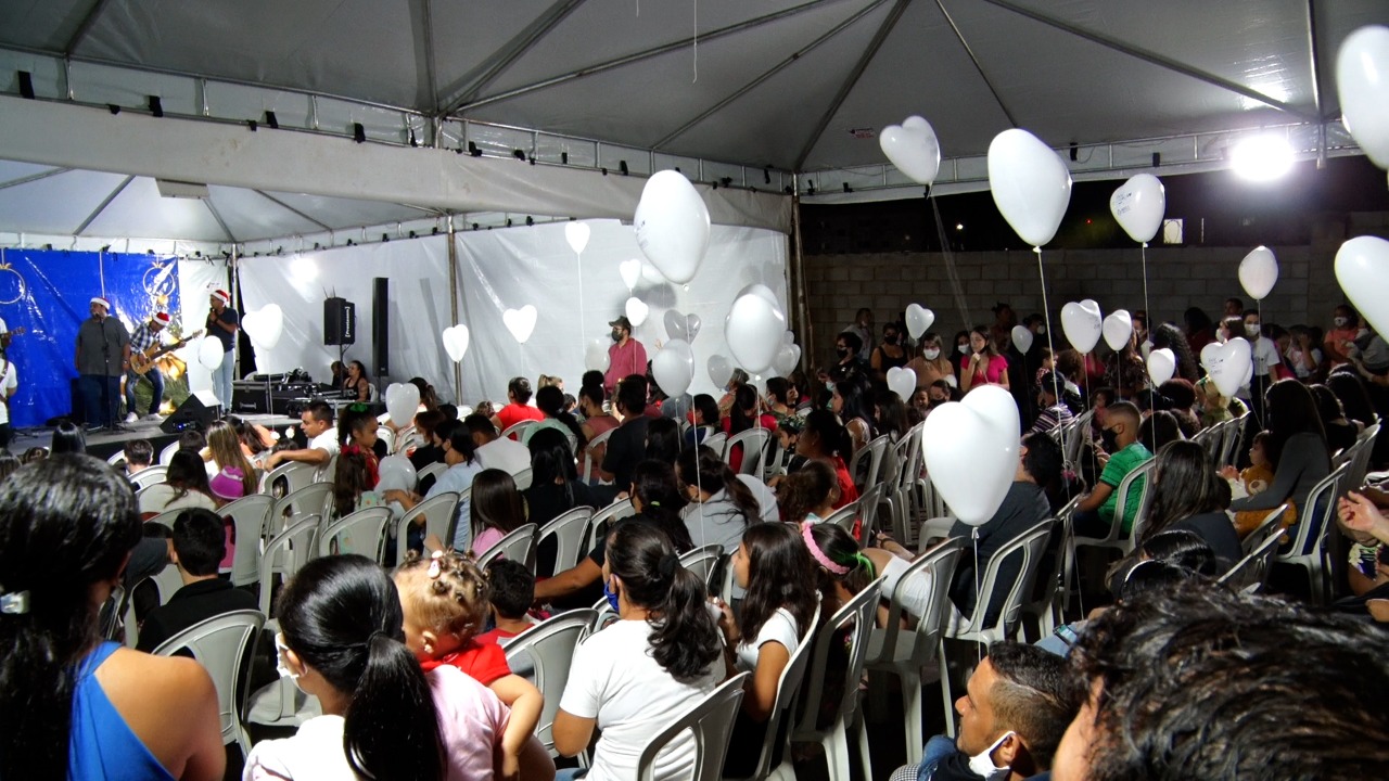 Natal de Coração reúne moradores do Bairro São João com distribuição de brinquedos para crianças