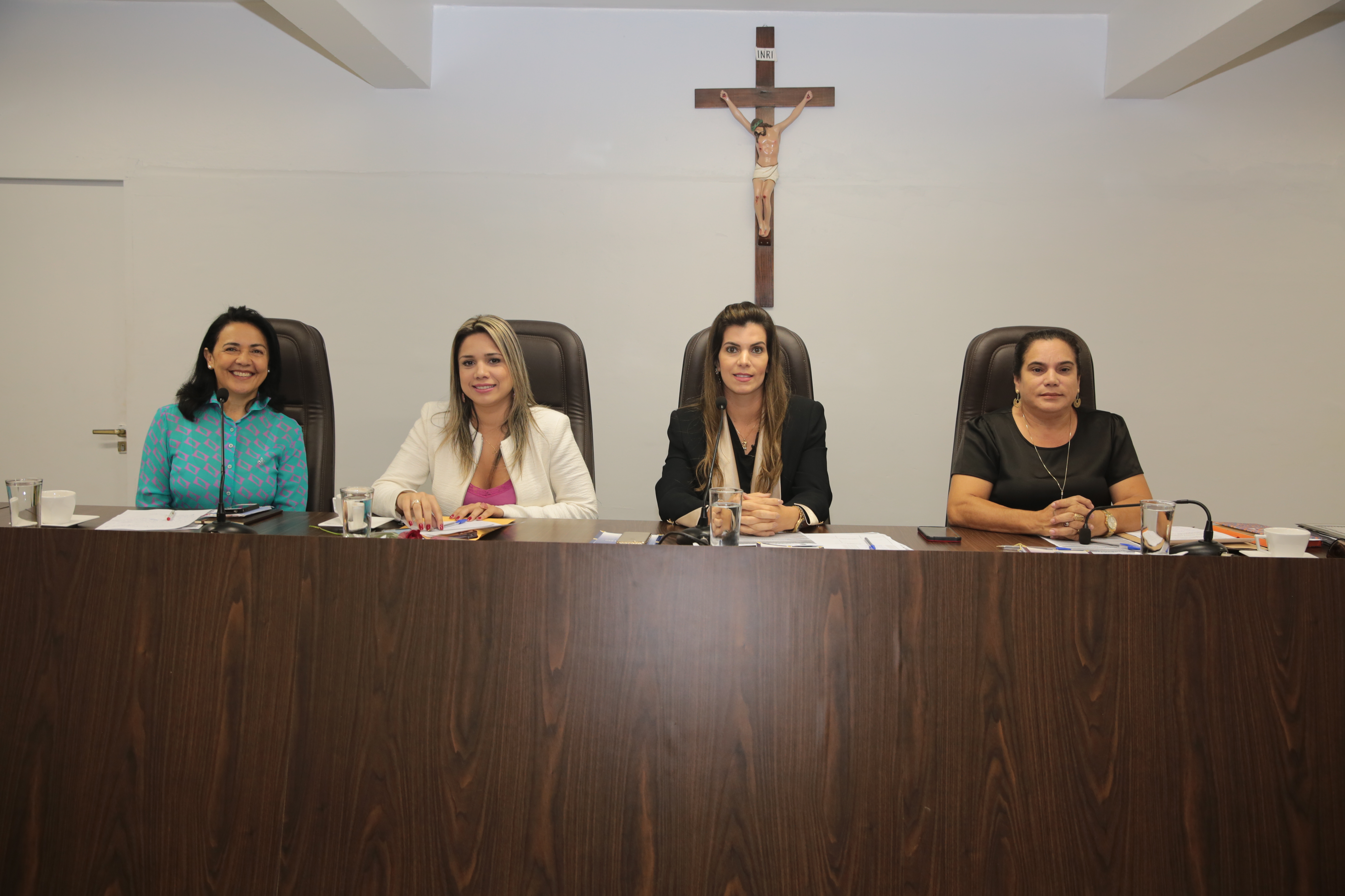 No Dia Internacional da Mulher, sessão da Câmara é conduzida por vereadoras e tem diversos discursos de homenagens