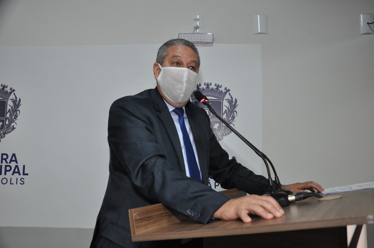 Pastor Elias anuncia assinatura de contrato para tratamento de esgoto na região leste 