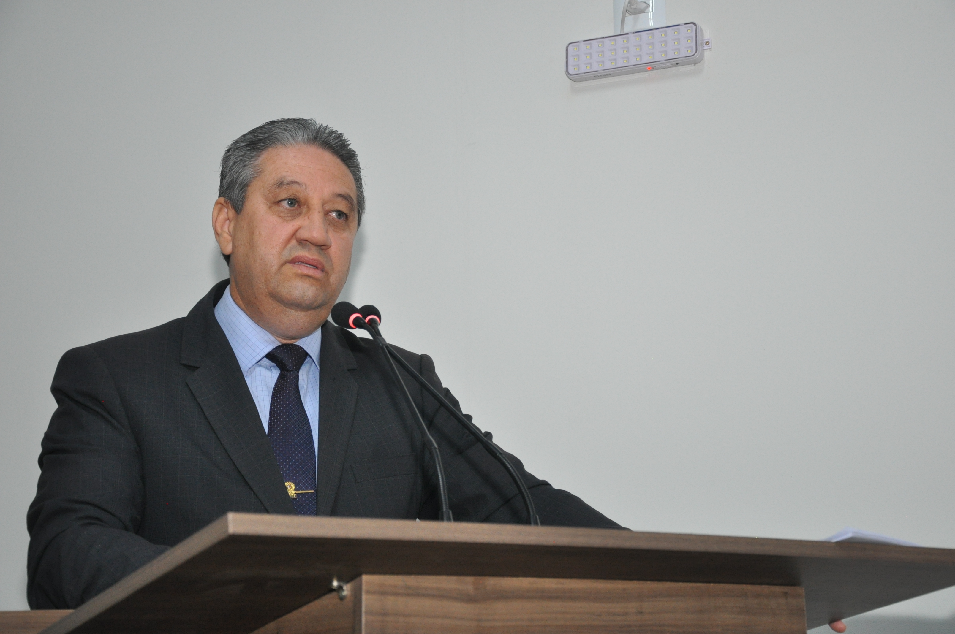 Pastor Elias apresenta Moção de Aplauso ao Bispo Primaz Manoel Ferreira pelos 54 anos de pastoreio