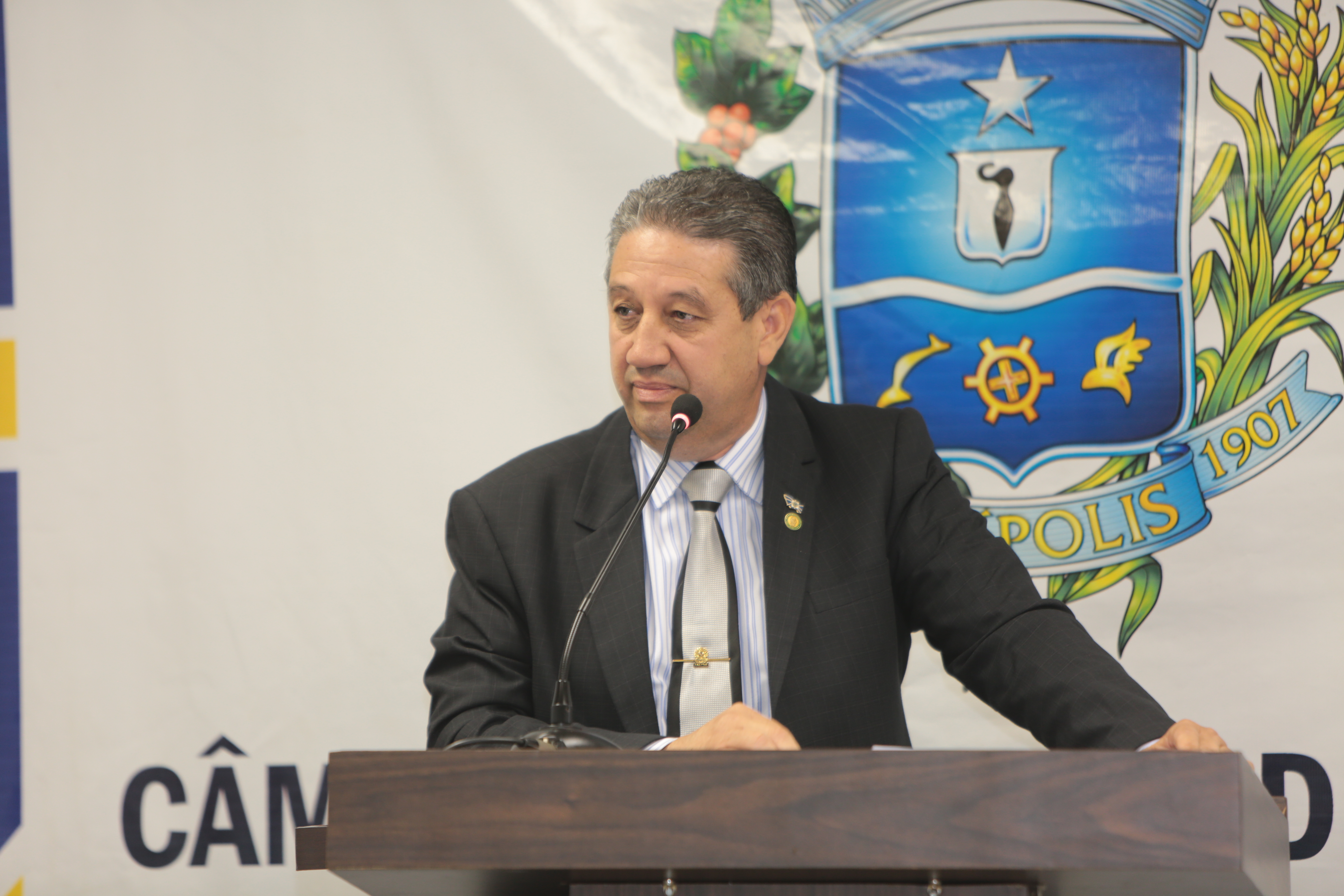 Pastor Elias defende ações do governo Marconi em Anápolis 