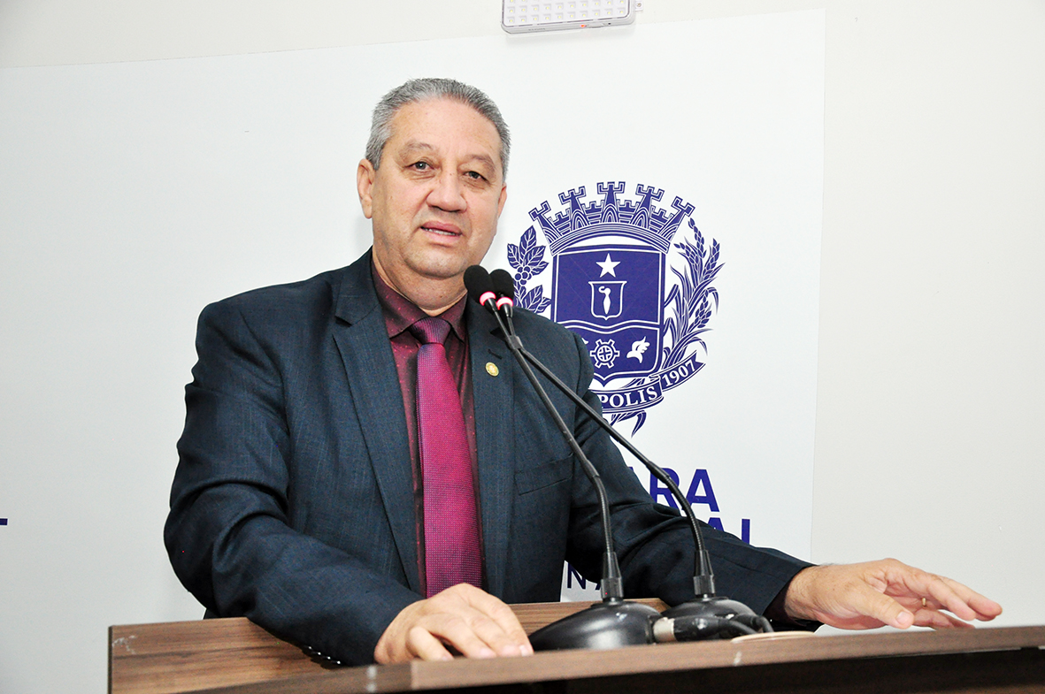 Pastor Elias destaca necessidade urgente de retomada da obra na Avenida Isidoro Sabino