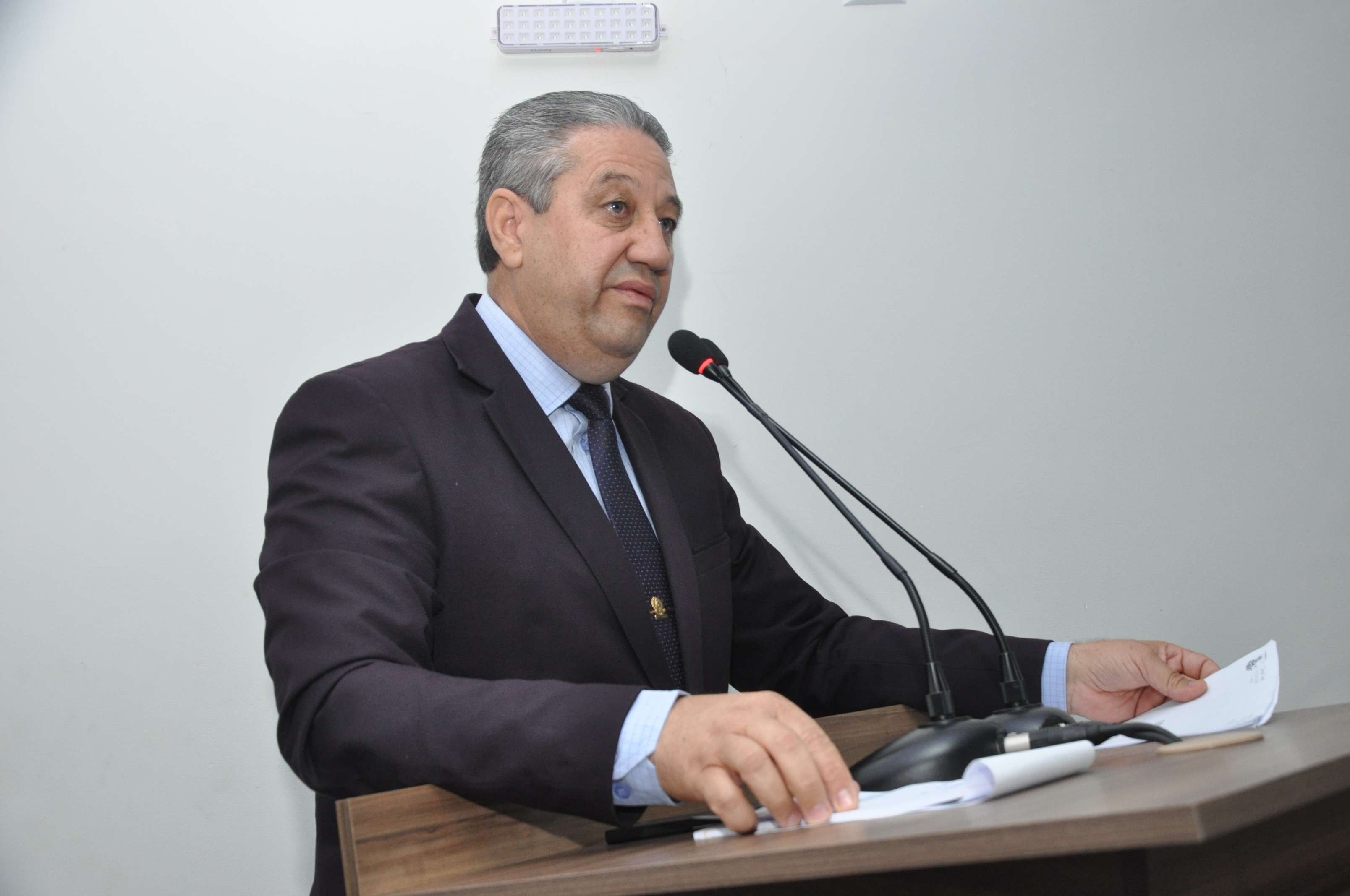 Pastor Elias informa que Secretaria de Saúde firmou novo contrato com cooperativa de anestesistas 