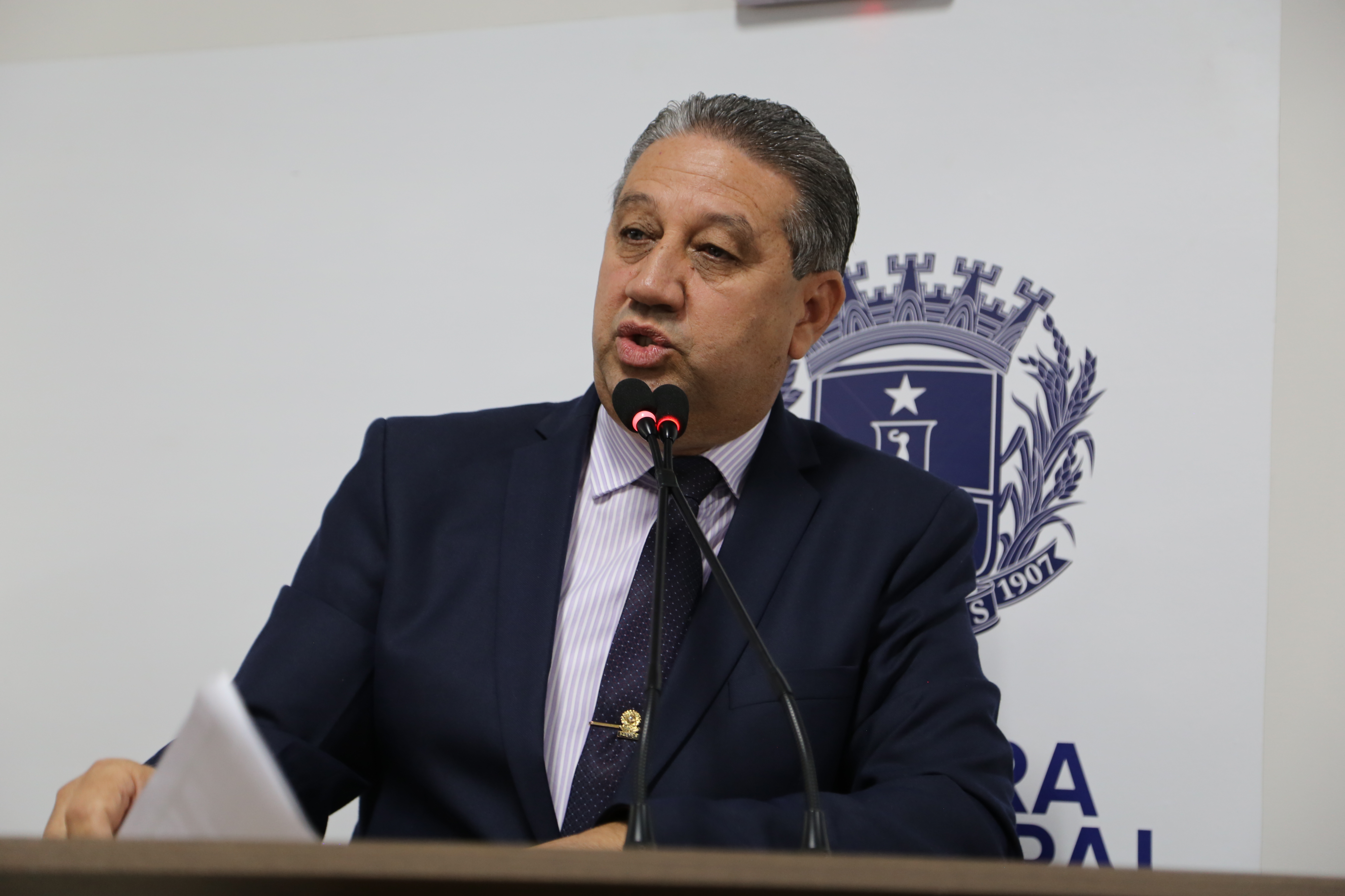 Pastor Elias pede atenção do secretário Wilder Morais para obras paradas em Anápolis