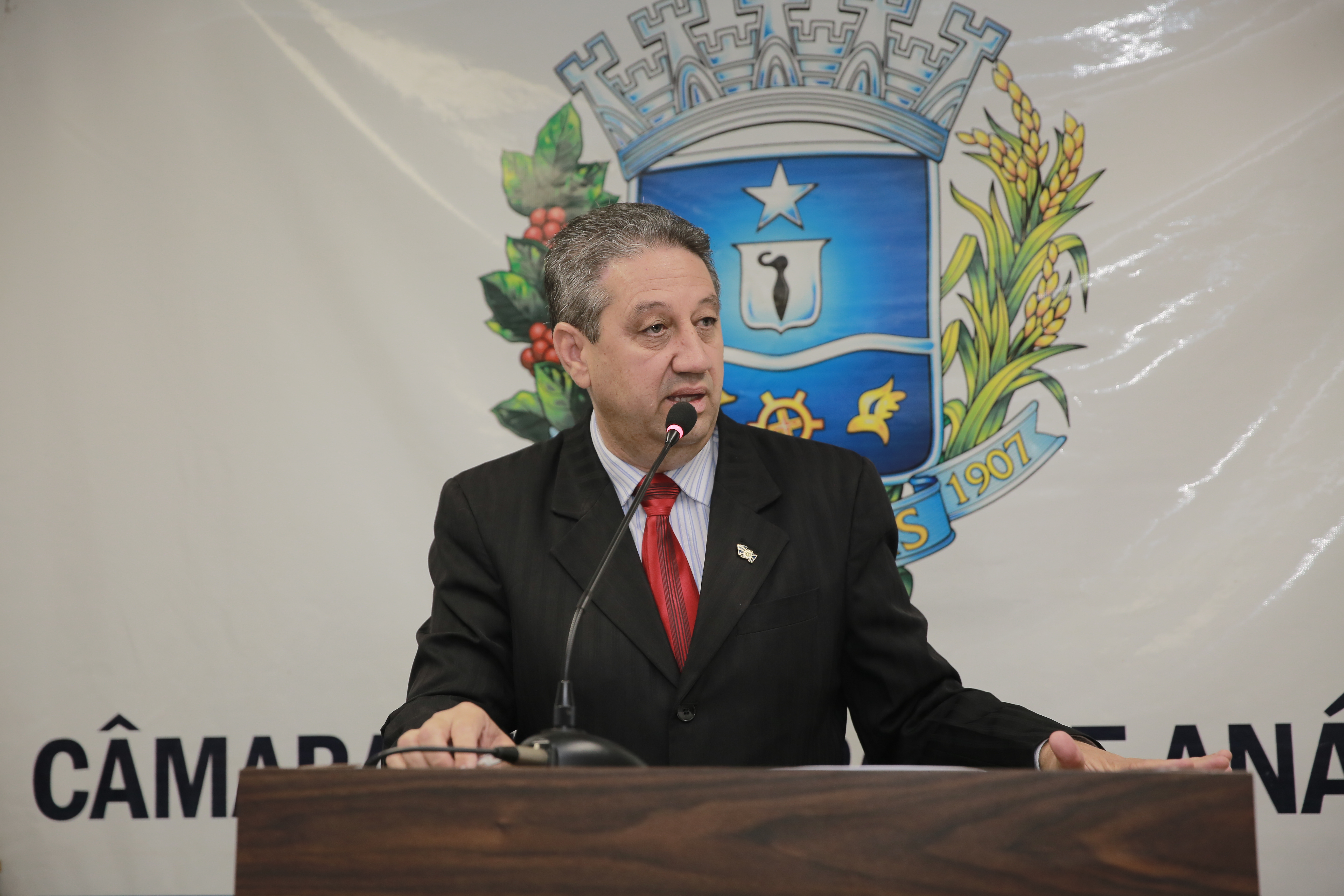 Pastor Elias pede atenção especial à saúde pública municipal