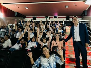 Patrono da Escola Walter Beze, Jean Carlos participa de atividade que marca a conclusão do Ensino Fundamental pelos alunos do 5º ano