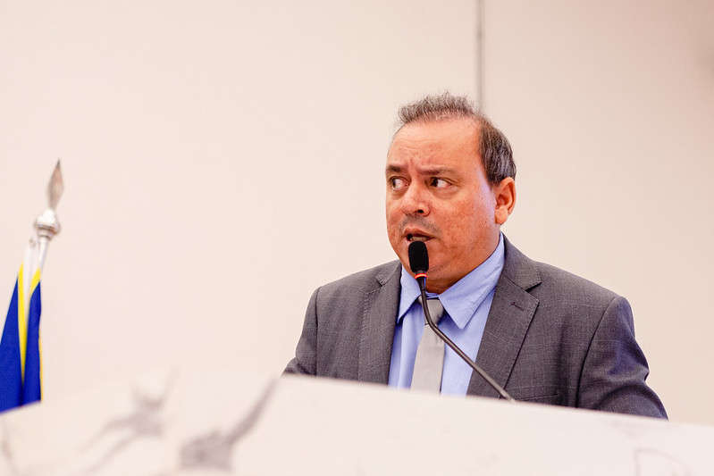 Policial Federal Suender defende lei educativa de combate à dengue