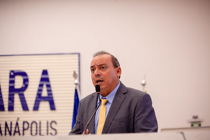 Policial Federal Suender defende projeto “Anápolis Solar” de iluminação pública fotovoltáica