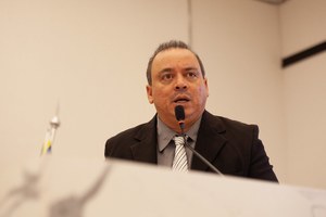 Policial Federal Suender defende projeto que proíbe uso de imagem de menores em conteúdos e eventos que promovam erotização